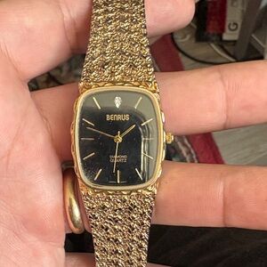 BENRUS UNISEX GOLD TONE QUARTZ WATCH